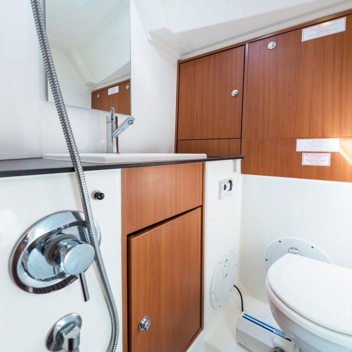 Aquaholic | Bavaria Cruiser 45 photo 22