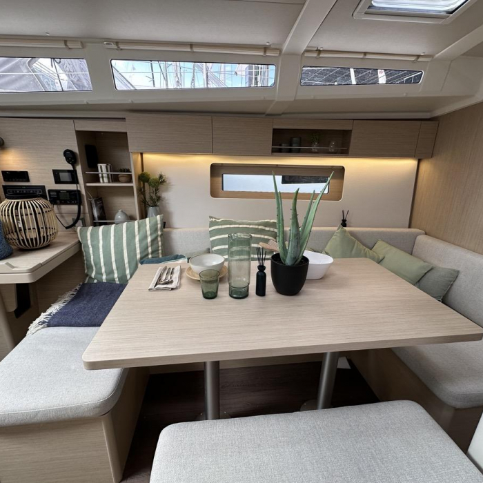 Vega | Oceanis 37.1 photo 9