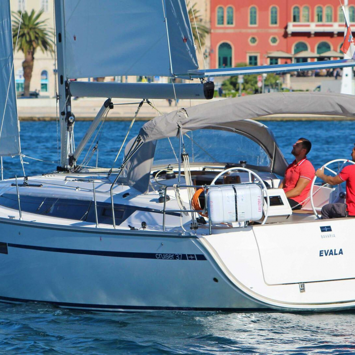 Evala | Bavaria Cruiser 37 photo 7