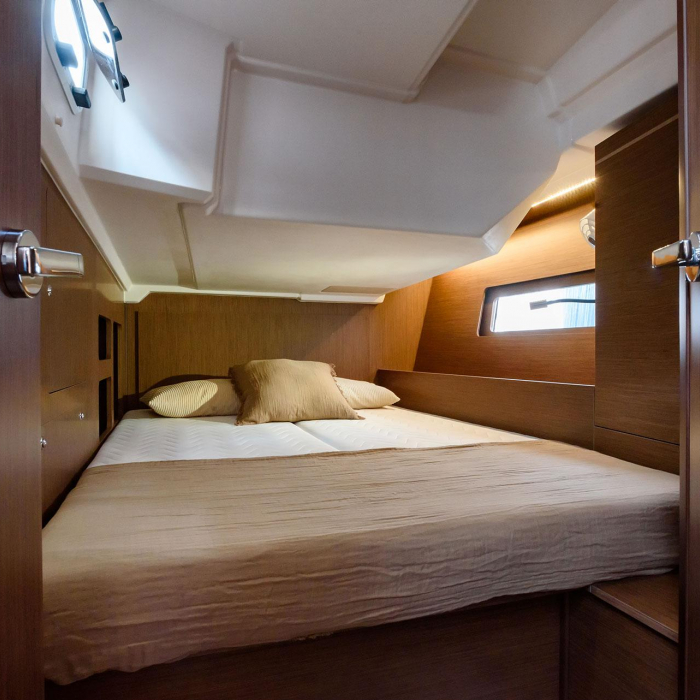 Circe - Water maker, Solar Panel | Oceanis 46.1 photo 22