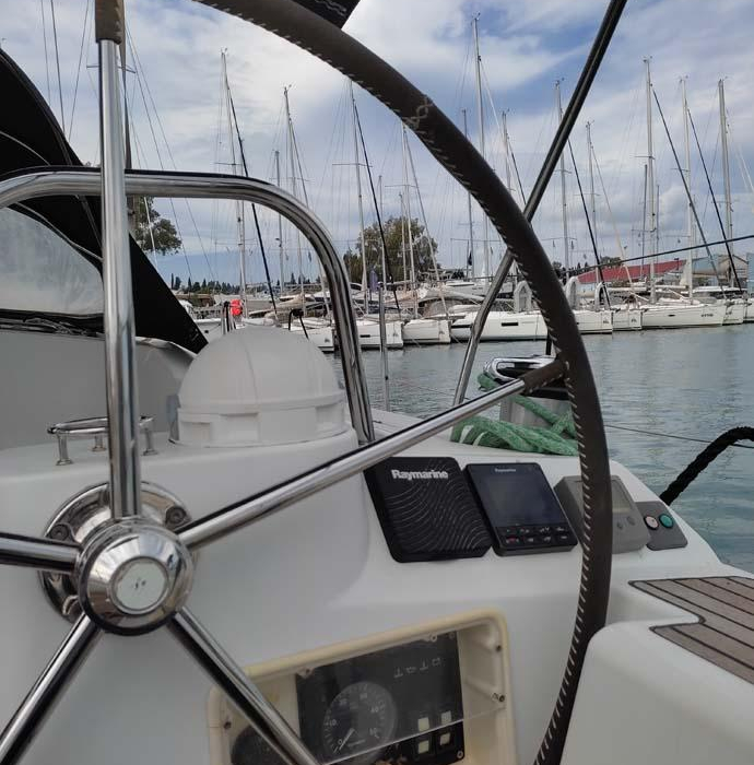 Miss Elli | Sun Odyssey 44i photo 3