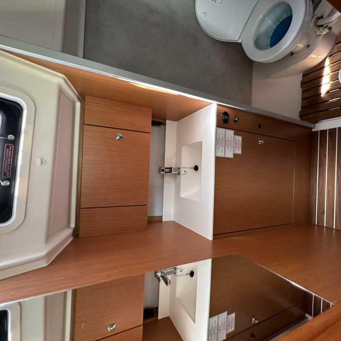 Leopard | Bavaria C42 photo 5