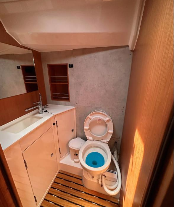 Anassa | Bavaria Cruiser 56 photo 8