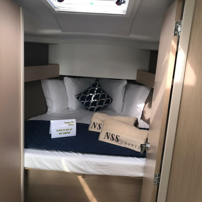 Mimosa | Oceanis 30.1 photo 12