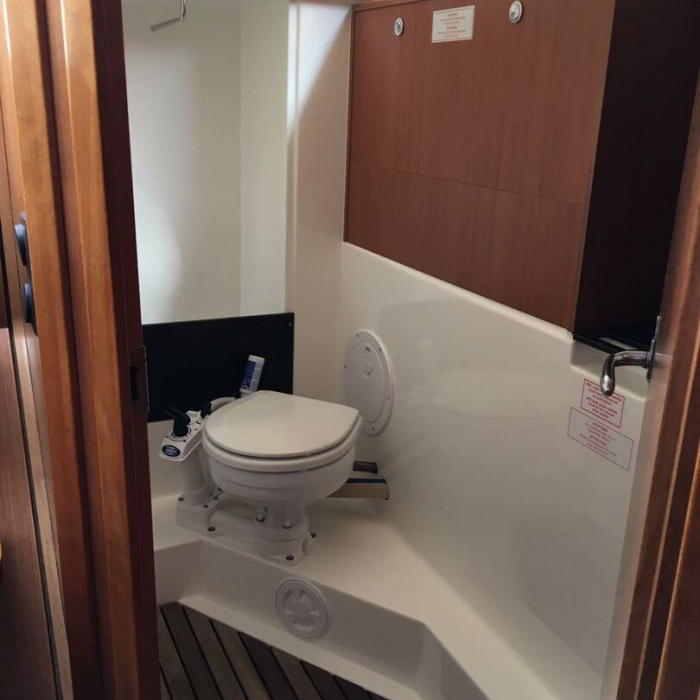 Nici | Bavaria Cruiser 32 photo 10