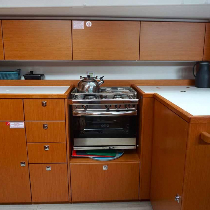 Alexis | Bavaria C42 photo 18