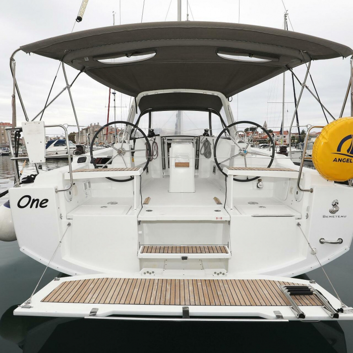 One | Oceanis 38 photo 27