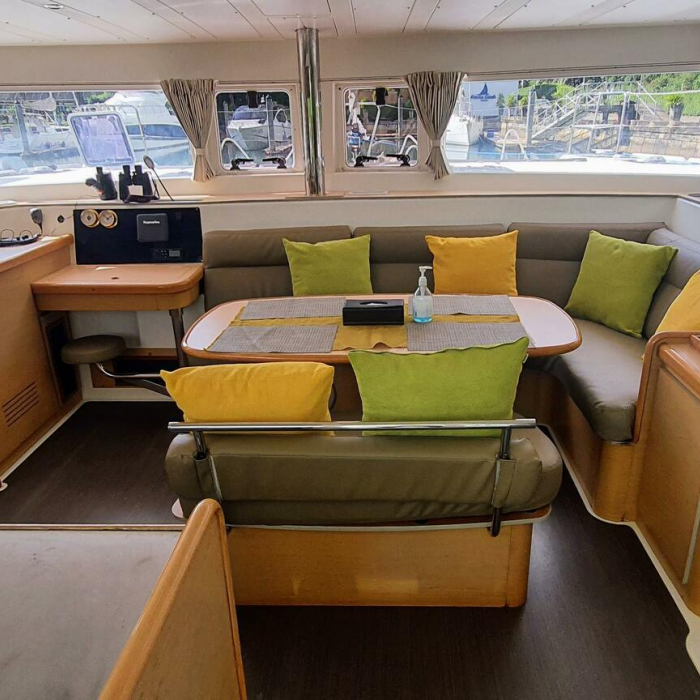 Chirouble | Lagoon 421 photo 13