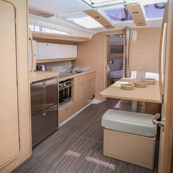 Paris | Dufour 390 photo 1