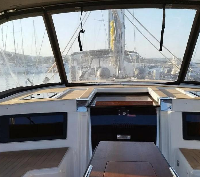 Rhamnus | Dufour 530 Owner's version photo 3