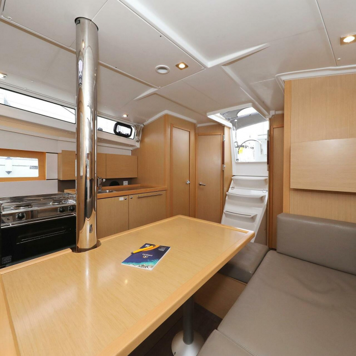 One | Oceanis 38 photo 41