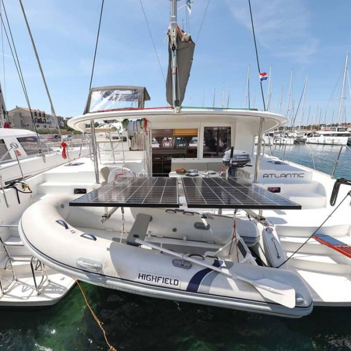 Atlantic | Lagoon 400 photo 1