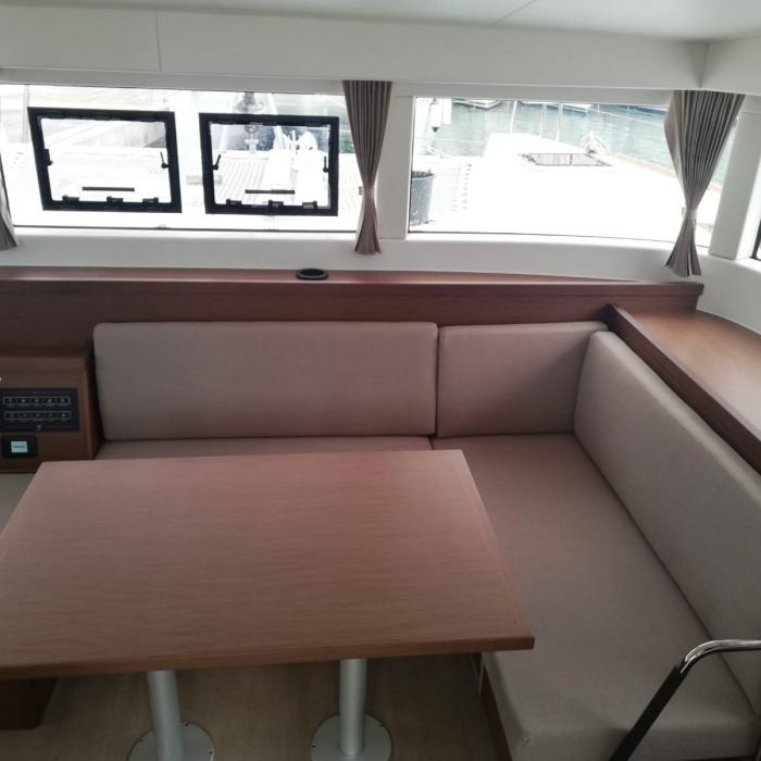 Adriana | Lagoon 40 photo 13