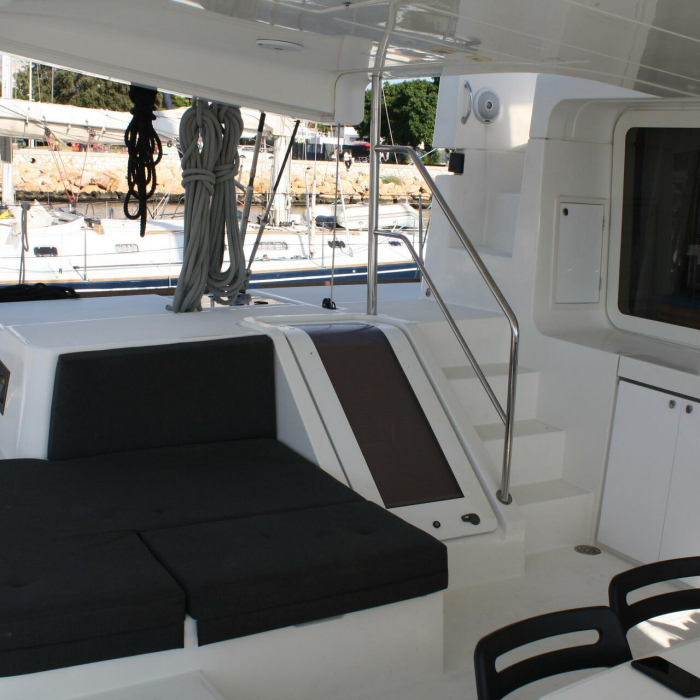 Cala Luna | Lagoon 52F photo 9