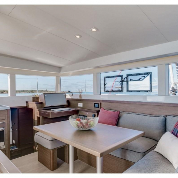 LAST ONE | Lagoon 40 photo 2