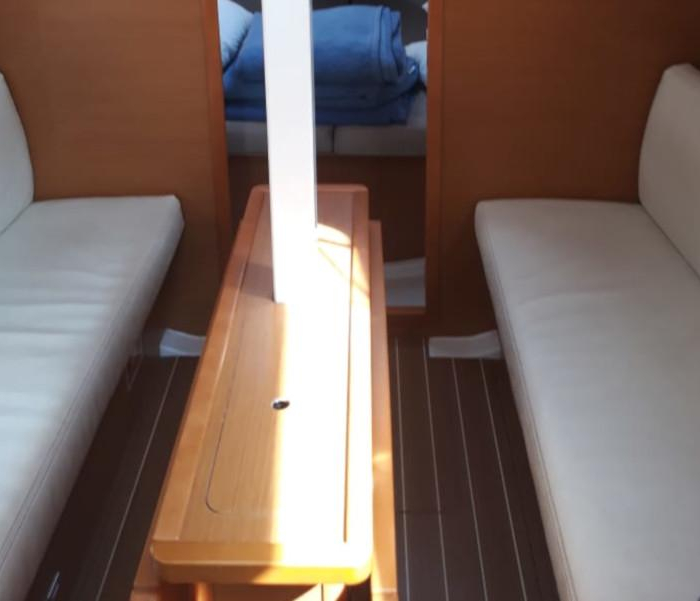 Omega | Sun Odyssey 33i photo 3