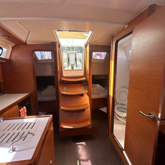 Economy | Dufour 390 photo 7