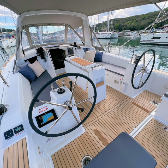 Jana | Oceanis 38.1 photo 4