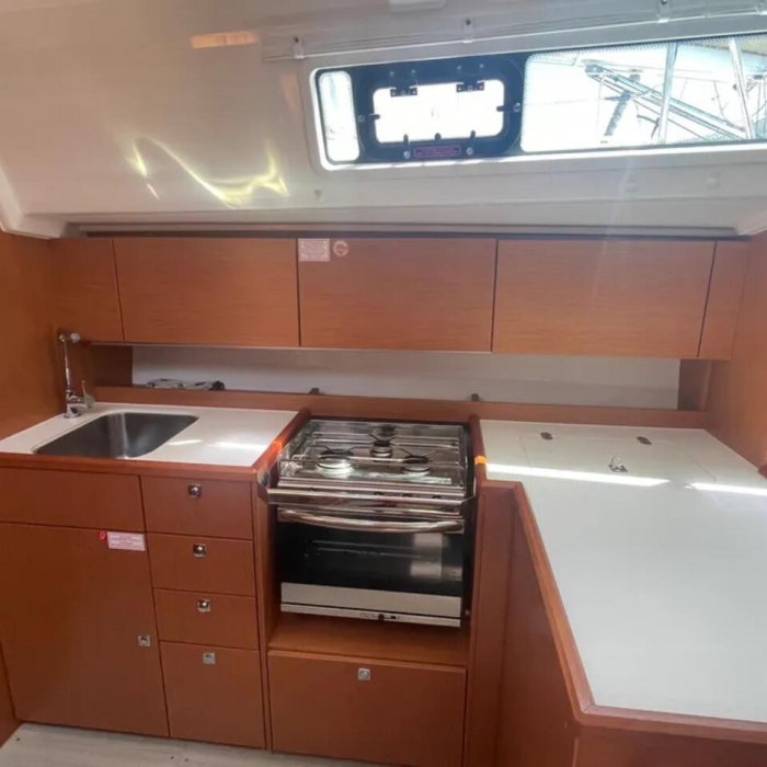 Prestige | Bavaria C42 photo 6