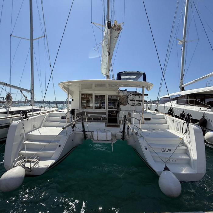 Cava | Lagoon 39 photo 3