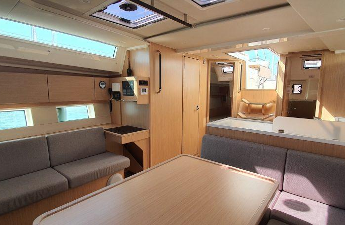 Whisper | Bavaria C45 photo 7