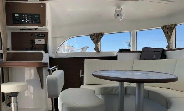 Butterfly | Lagoon 380 photo 17