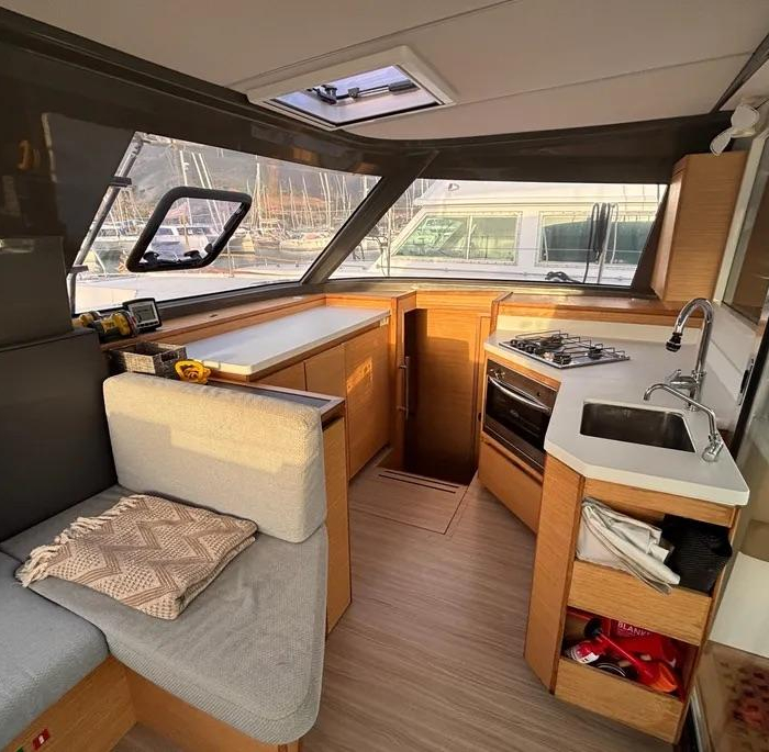 Lollo III | Nautitech 40 Open photo 9