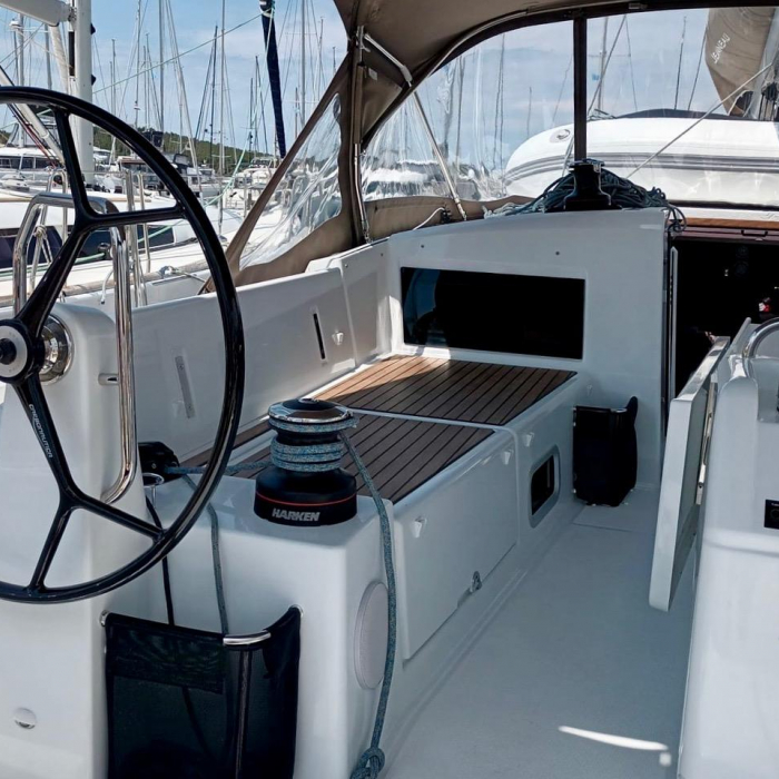 MA CHERIE | Sun Odyssey 490 photo 3