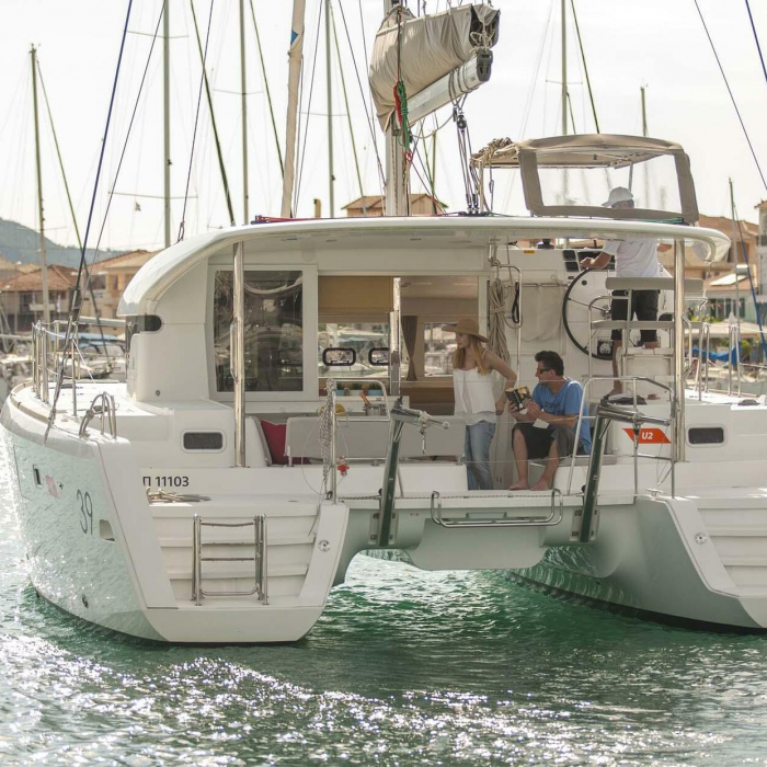 U2 | Lagoon 39 photo 4