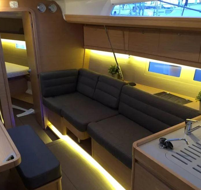 Iliana | Dufour 412 GL photo 6