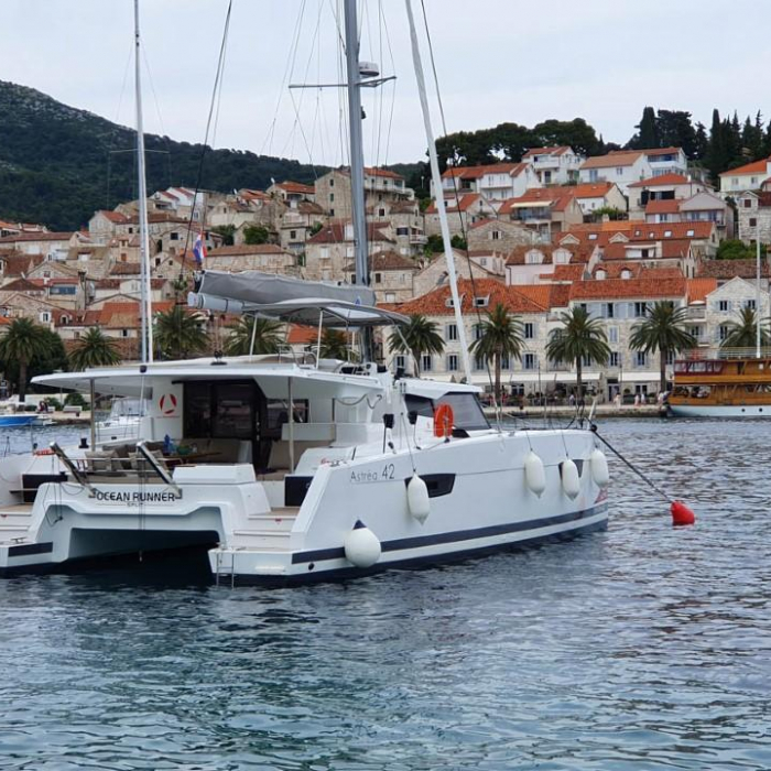 Ocean Runner | Fountaine Pajot Astrea 42 photo 12