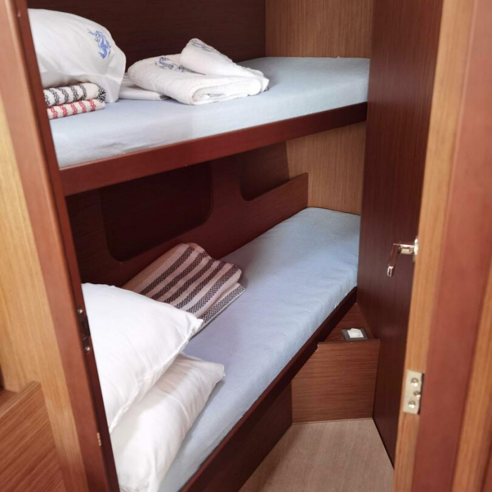 Mayramoot | Oceanis 40.1 photo 20