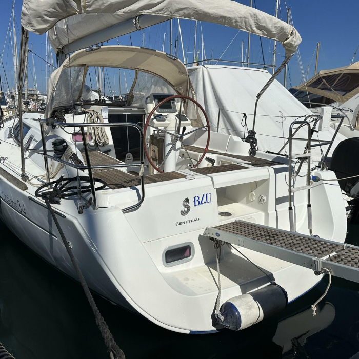 Blu | Oceanis 34 photo 27