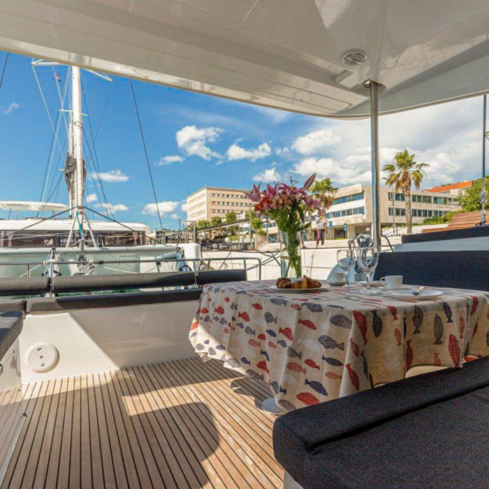 SAILOR MOON | Lagoon 40 photo 21