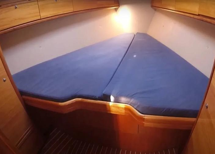 Evi | Bavaria 34 photo 2