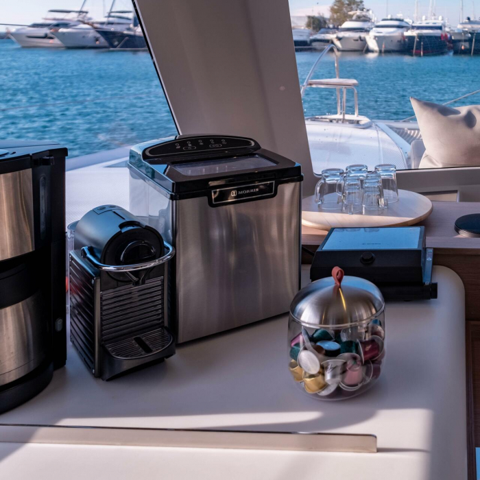 Artemis | Fountaine Pajot Isla 40 photo 9