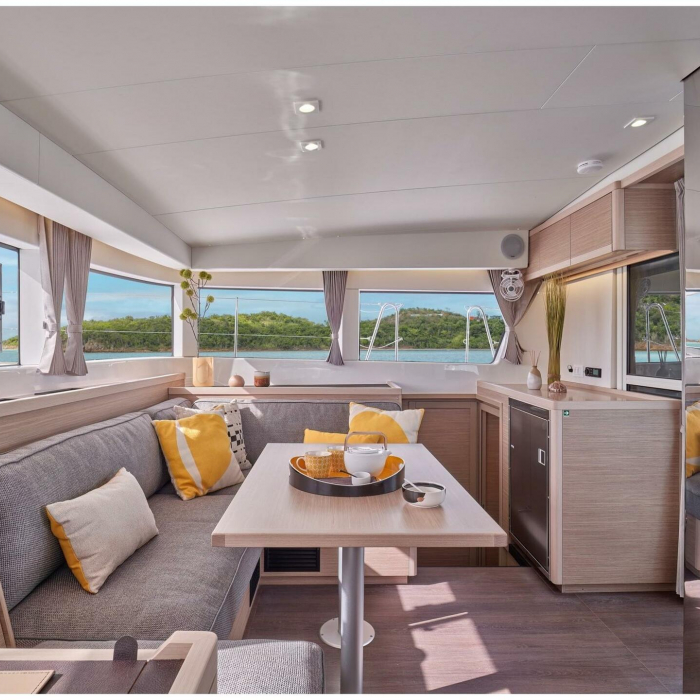 OCEAN KING | Lagoon 40 photo 3