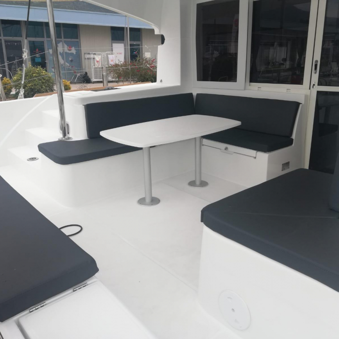 Adriana | Lagoon 40 photo 9