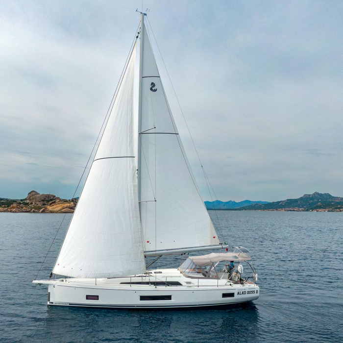 Circe - Water maker, Solar Panel | Oceanis 46.1 photo 4