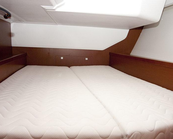Kiki | Oceanis 45 photo 38