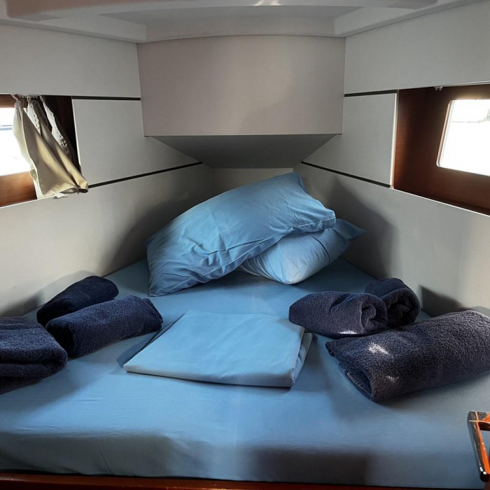 Albarosa | Oceanis 35.1 photo 9
