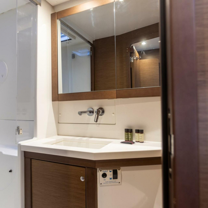 Madicon | Lagoon 450 Fly photo 55