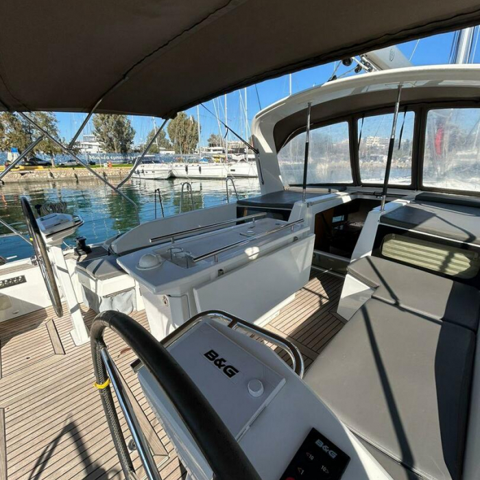 Blue Satellite | Oceanis 46.1 photo 4