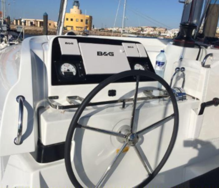 Mares | Lagoon 42 photo 9