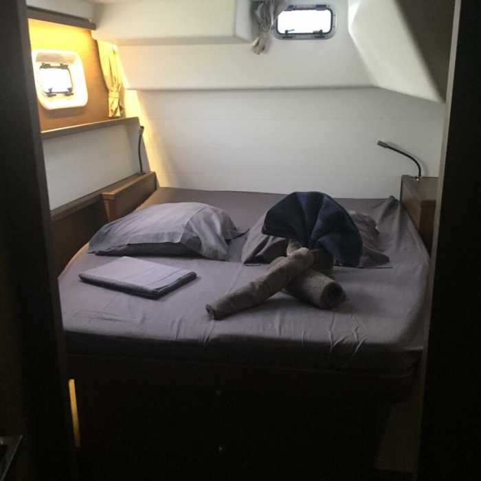 Toja | Lagoon 450 SporTop photo 19