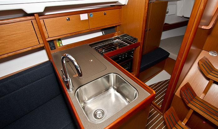 Tonkica | Bavaria Cruiser 34 photo 12