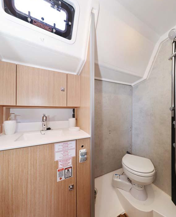 Leya | Bavaria C42 Style photo 5