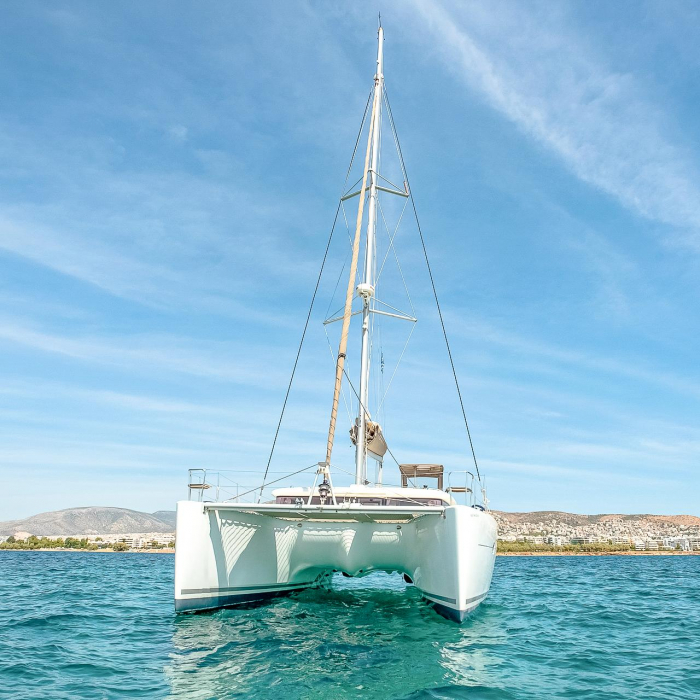 Christina S | Lagoon 400 S2 photo 8