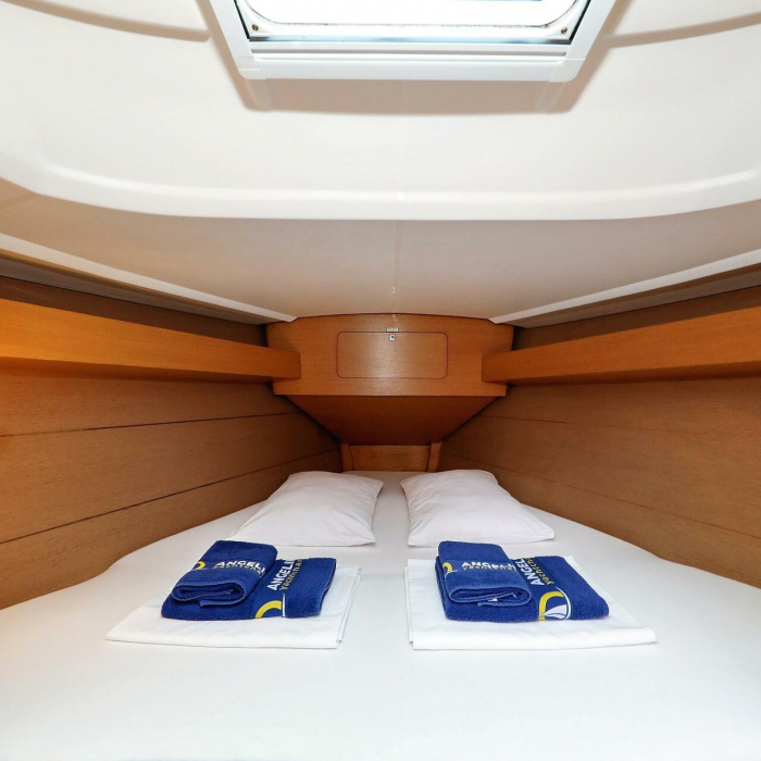 Sweet Lady | Dufour 350 GL photo 10