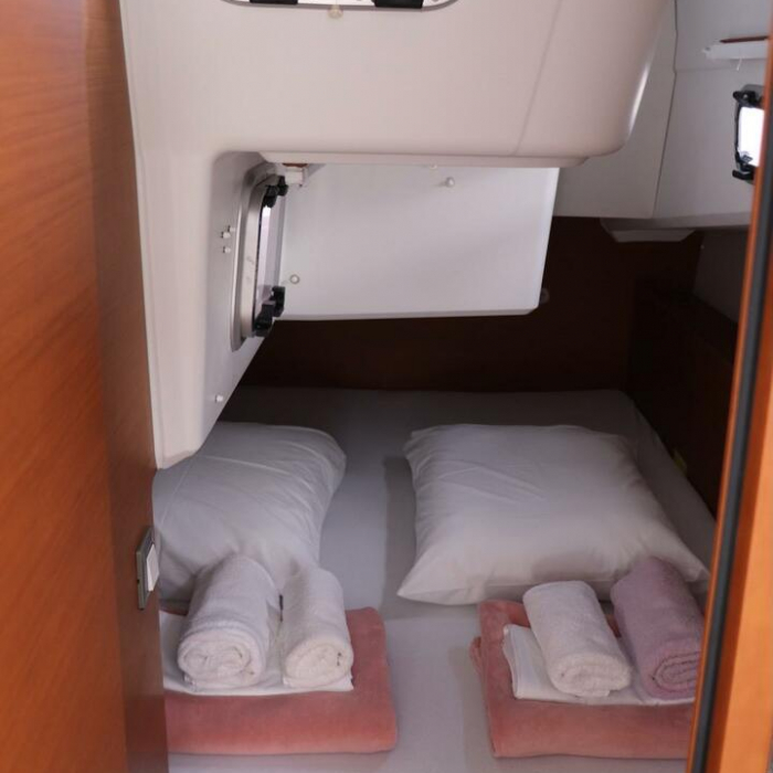 Bura Kiss | Sun Odyssey 380 photo 14